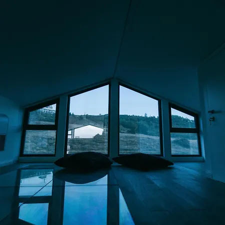 The View Penthouse1 كورتشي