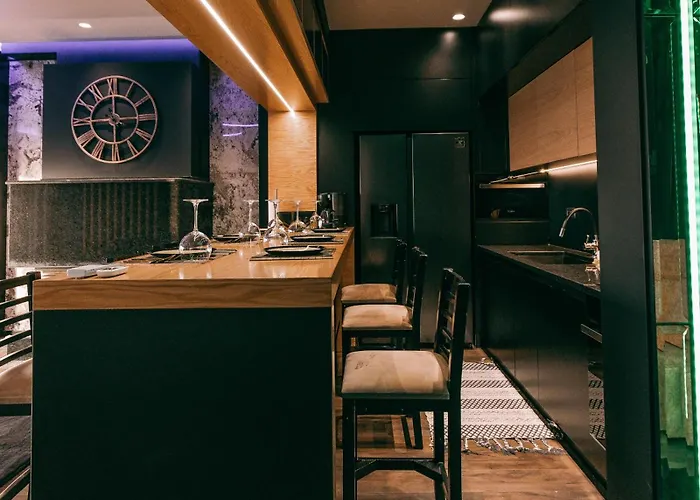 The View Penthouse1 *